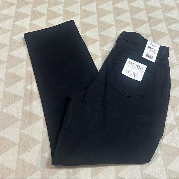 Gloria Vanderbilt
Women's Amanda Classic Straight Jeans - Picture 3 of 5